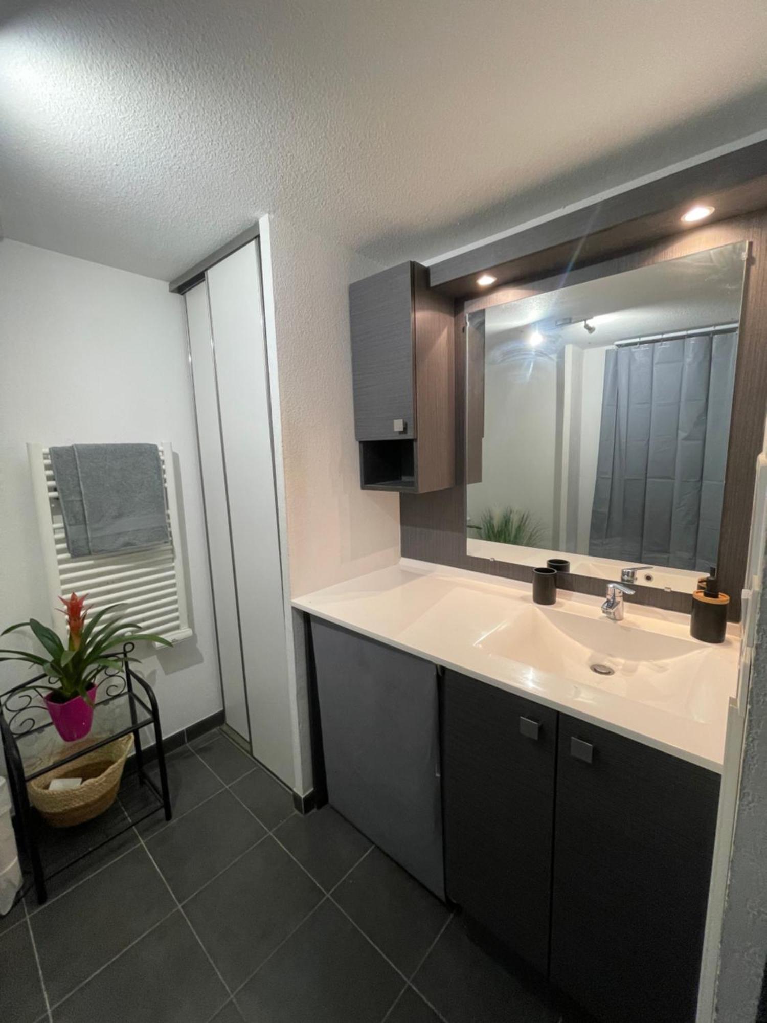 Appartement F2 Neuf Mauguio Kültér fotó